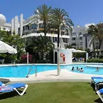 アパート Center Beachfront With Private Patio マルベーリャ