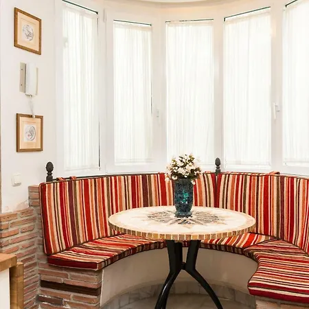 Center Beachfront With Private Patio Lägenhet Marbella