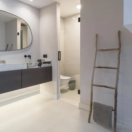 Center Beachfront With Private Patio * Marbella