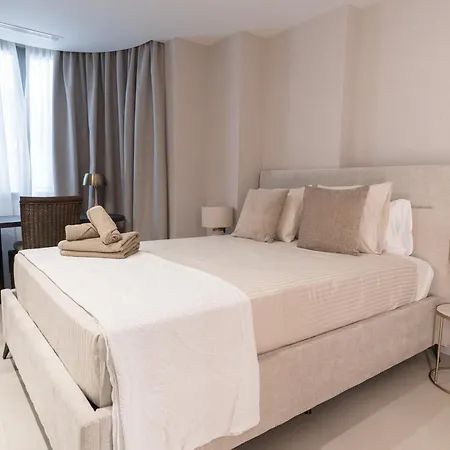 Center Beachfront With Private Patio * Marbella