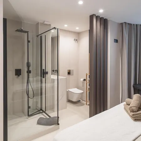 Center Beachfront With Private Patio Apartment *
