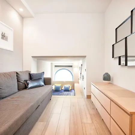 Apartment Center Beachfront With Private Patio