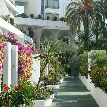 Center Beachfront With Private Patio *