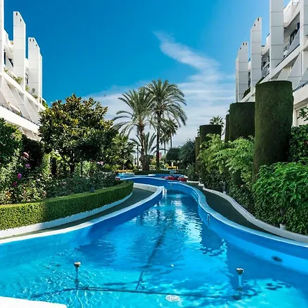 Apartment Center Beachfront With Private Patio