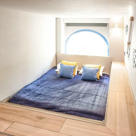 Apartment Center Beachfront With Private Patio