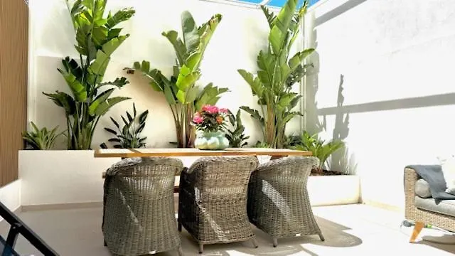 Center Beachfront With Private Patio Марбелья