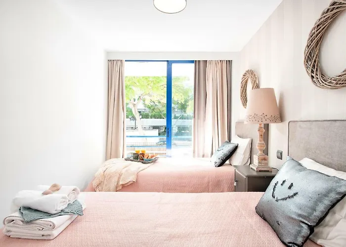 Center Beachfront With Private Patio * Марбелья