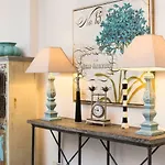 Center Beachfront With Private Patio * ماربيا