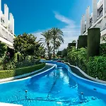 Apartment Center Beachfront With Private Patio