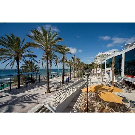 Lägenhet Center Beachfront With Private Patio